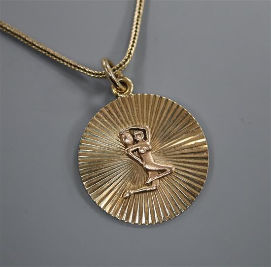 A 9ct gold water carrier circular pendant, on a 375 chain, pendant 26mm.